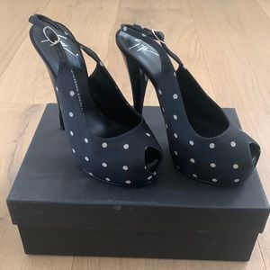 Giuseppe Zanotti peep toe heels